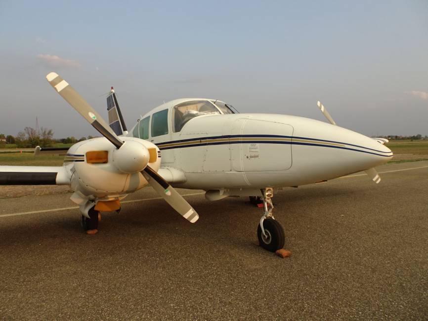 Airplane for sale Piper PA23250 Aztec F 1 Airplanemarket Search