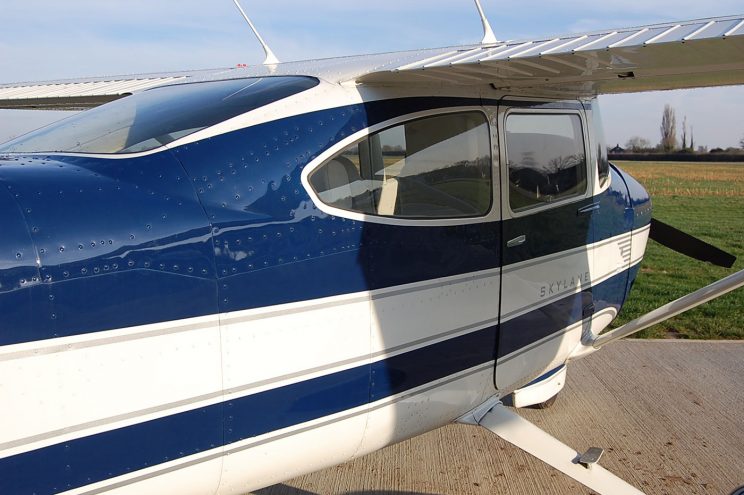 Airplane-for-sale-Cessna-C182