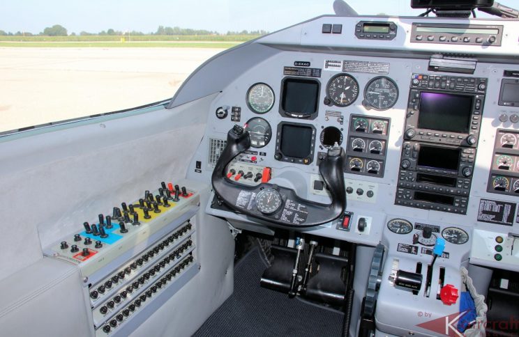 Aircraft-for-sale-Extra-400