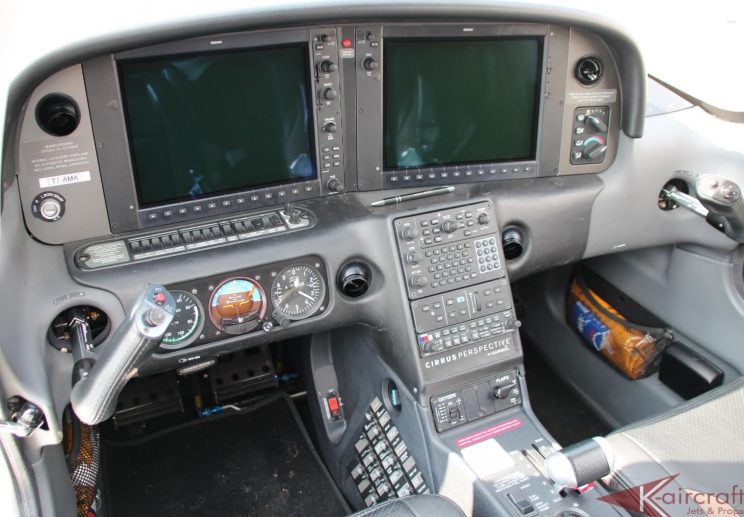Airplane-for-sale-Cirrus-SR22