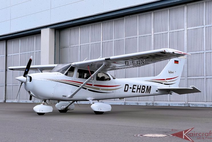 Airplane for sale Cessna 172R Skyhawk