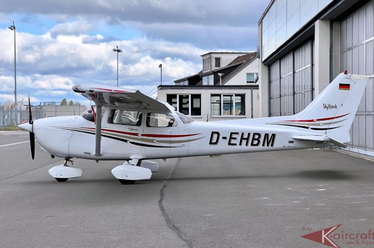 Airplane for sale Cessna 172R Skyhawk