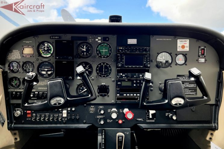 Airplane for sale Cessna 172R Skyhawk