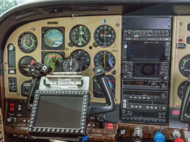 Airplane-for-sale-Cessna-FR-182-RG-Skylane