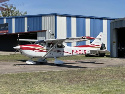 Airplane for sale Cessna 182T Skylane