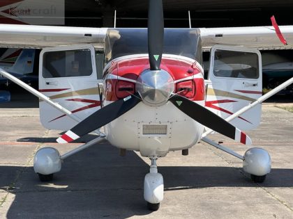 Airplane for sale Cessna 182T Skylane