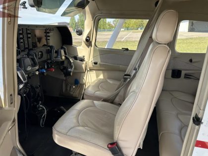 Airplane for sale Cessna 182T Skylane